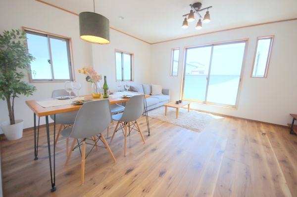 座間市東原４丁目の中古一戸建て