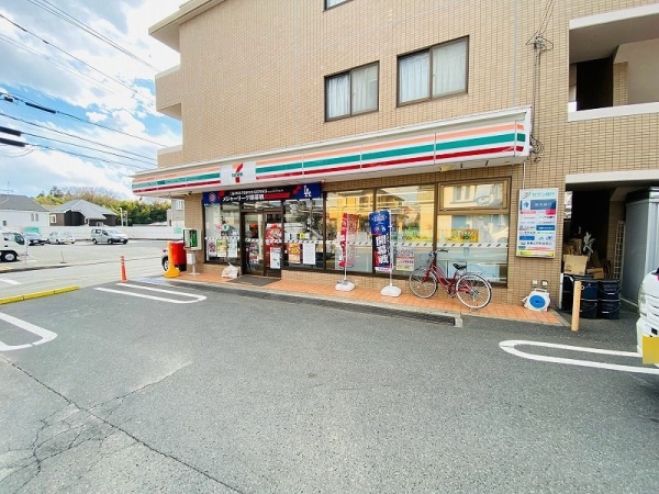 横浜市瀬谷区阿久和東2丁目の土地(セブンイレブン横浜阿久和西店)