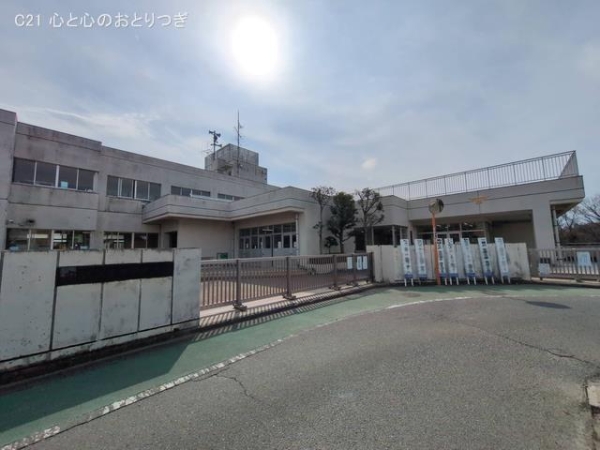 座間市西栗原2丁目の土地(座間市立中原小学校)