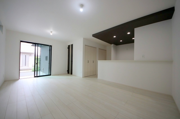 相模原市南区麻溝台8丁目3期　新築分譲住宅　2号棟