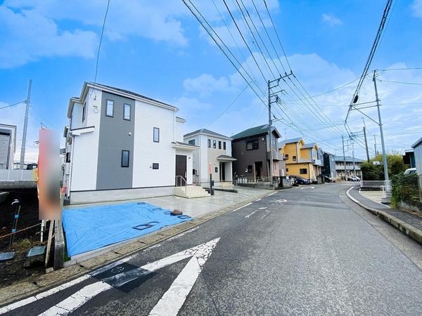 綾瀬市深谷中6丁目 新築戸建 全5棟 B号棟(前面道路含む現地写真)