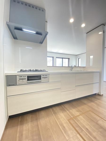 藤沢市打戻　新築戸建　全３棟　２号棟
