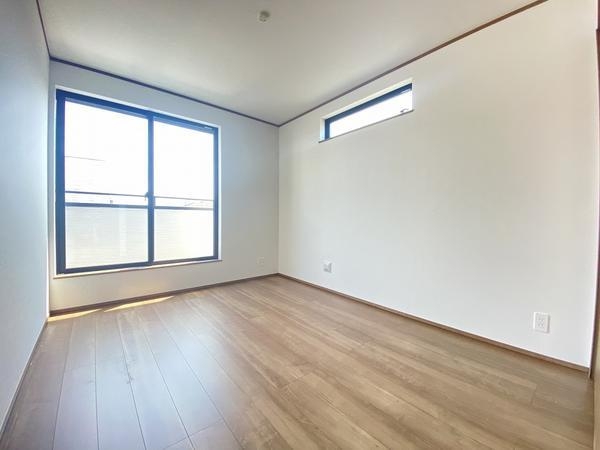 藤沢市打戻　新築戸建　全３棟　２号棟