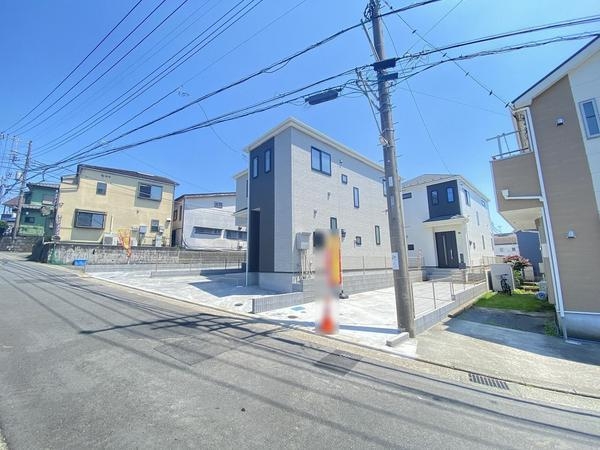 藤沢市打戻　新築戸建　全３棟　２号棟