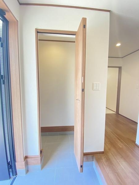 藤沢市打戻　新築戸建　全３棟　２号棟