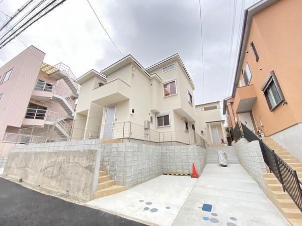 横浜市戸塚区名瀬町　新築戸建　全３棟　１号棟
