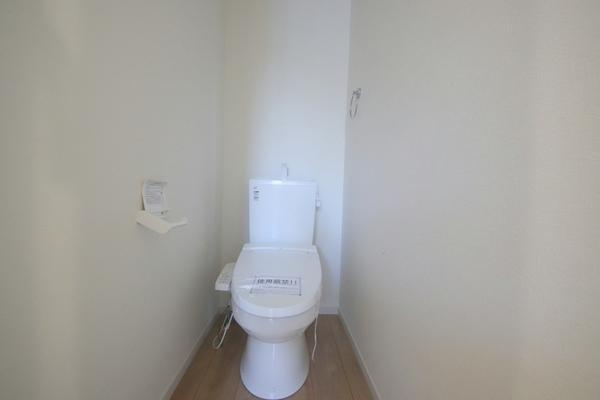 座間市座間1丁目3期 新築分譲住宅 1号棟(トイレ)