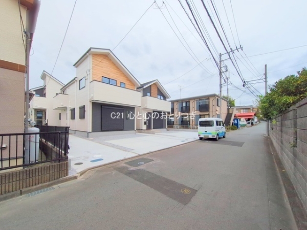 町田市小山町2期 新築分譲住宅 1号棟(前面道路含む現地写真)