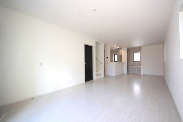 座間市緑ケ丘5丁目　新築分譲住宅　2号棟