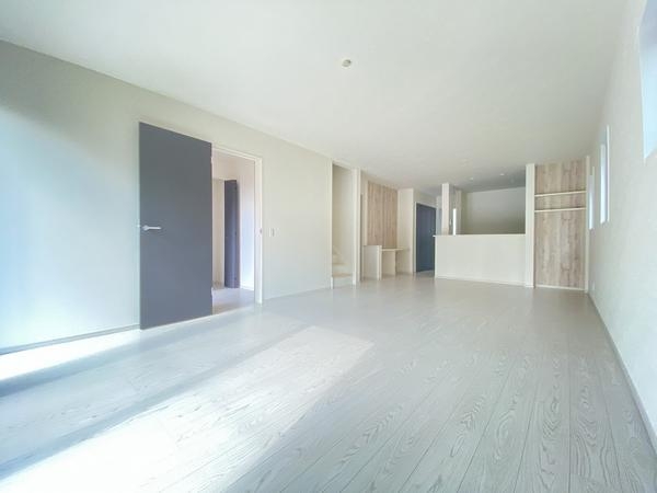 藤沢市高倉　新築戸建　全３棟　３号棟