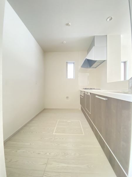 藤沢市高倉　新築戸建　全３棟　２号棟