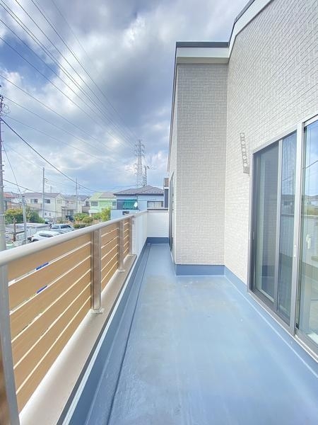 藤沢市高倉　新築戸建　全３棟　２号棟