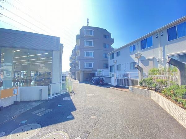 戸塚ダイカンプラザ