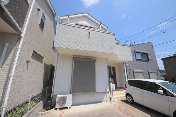 平成２８年築・磯部戸建物件・駐車場並列二台
