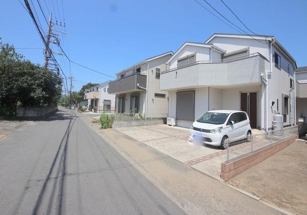 平成２８年築・磯部戸建物件・駐車場並列二台