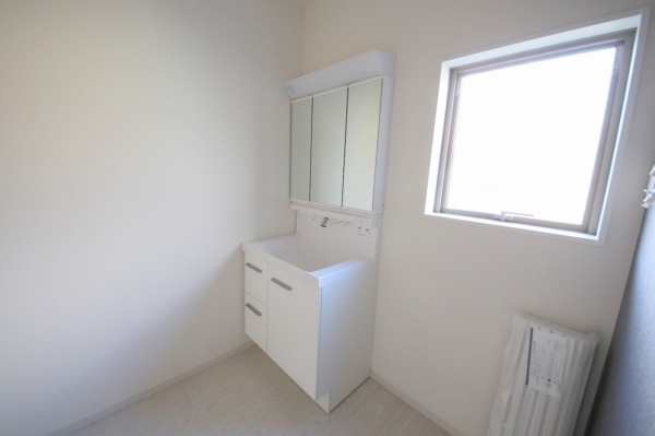 座間市緑ケ丘6丁目2期　新築分譲住宅　2号棟