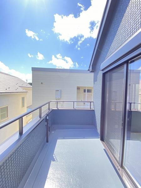 横浜市戸塚区戸塚町 新築戸建(バルコニー)