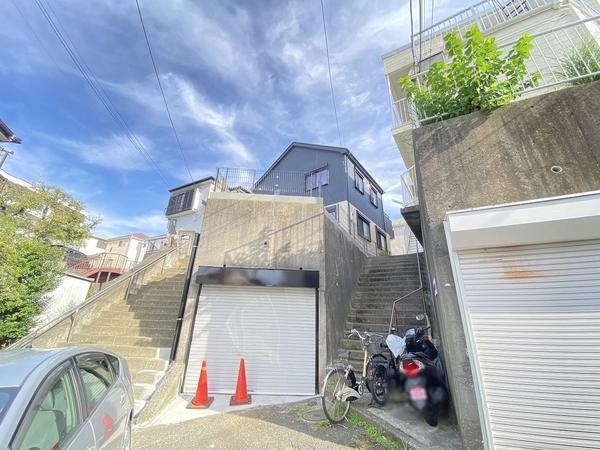 横浜市戸塚区戸塚町 新築戸建(駐車場)