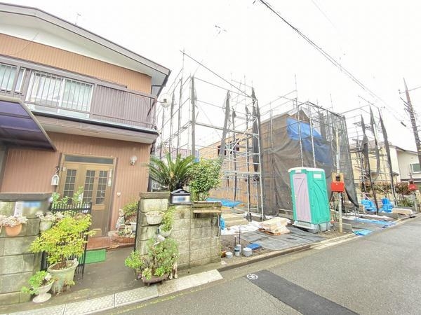 横浜市瀬谷区宮沢2丁目 新築戸建 全3棟 1号棟(前面道路含む現地写真)