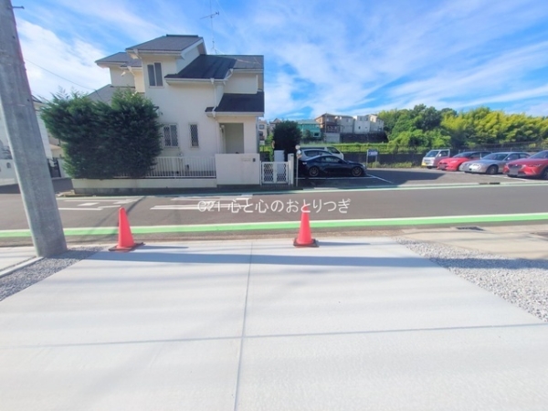 横浜市青葉区荏子田1丁目3期 新築分譲住宅 3号棟(前面道路含む現地写真)