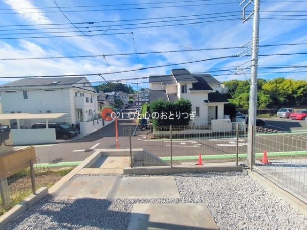 横浜市青葉区荏子田1丁目3期 新築分譲住宅 4号棟(前面道路含む現地写真)