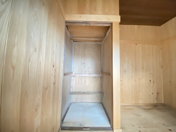 横浜市戸塚区深谷町の中古一戸建て(収納)