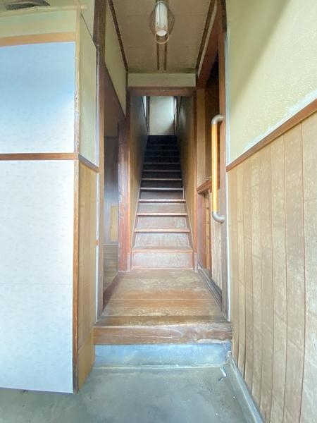 横浜市戸塚区深谷町の中古一戸建て(玄関)