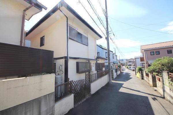 座間市相模が丘4丁目の土地(前面道路含む現地写真)