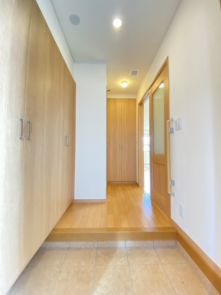 横浜市泉区下和泉1丁目の中古一戸建て(玄関)