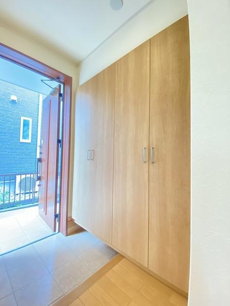 横浜市泉区下和泉1丁目の中古一戸建て(玄関)