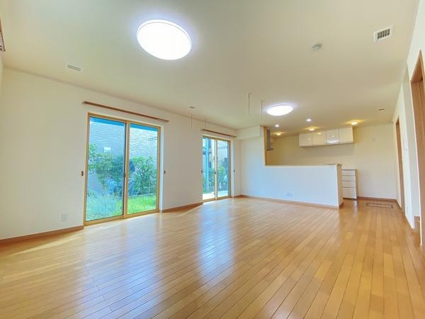 横浜市泉区下和泉1丁目の中古一戸建て(リビング)