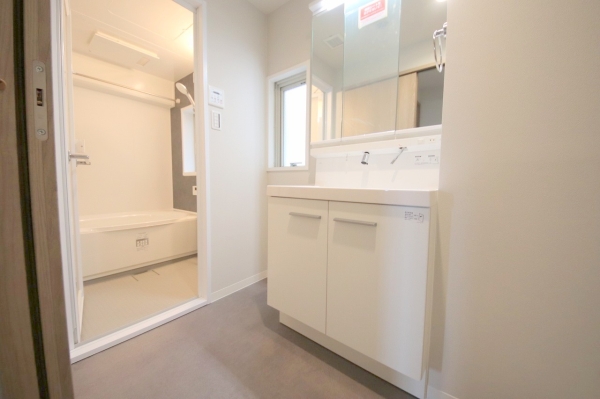 ハイネスアミティ鶴間弐番館