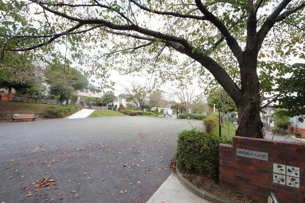 横浜市戸塚区名瀬町　新築戸建　全２棟　１号棟(緑園北ノ入公園)