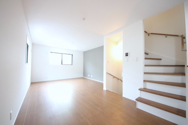 相模原市南区南台2丁目1期　新築分譲住宅　2号棟