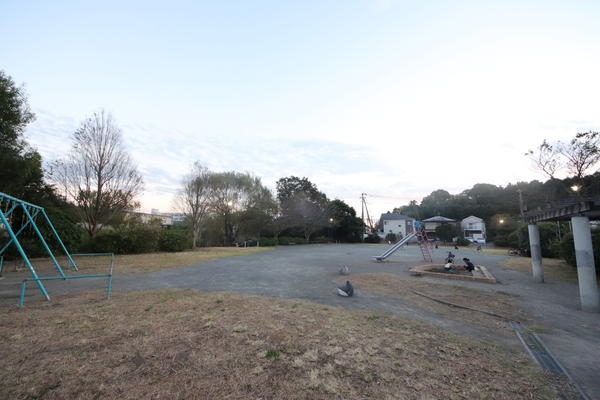 横浜市泉区和泉中央南4丁目の土地(和泉町桜川公園)