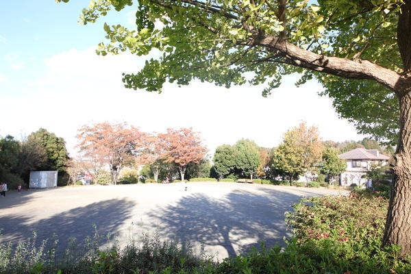 横浜市泉区白百合3丁目の中古一戸建て(西が岡三丁目公園)