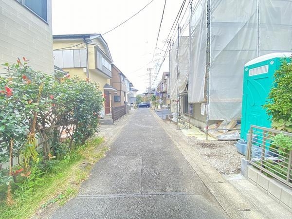 横浜市旭区南希望が丘 新築戸建(前面道路含む現地写真)