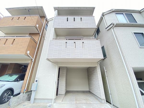 横浜市戸塚区下倉田町の中古一戸建て(駐車場)