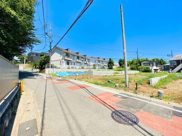 綾瀬市寺尾本町3丁目 新築戸建 全8区画 3号棟(前面道路含む現地写真)