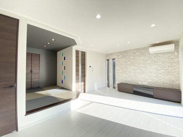 座間市入谷東4丁目の中古一戸建て(リビング)