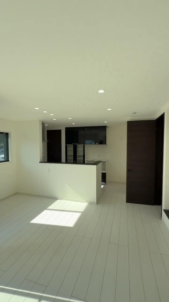 座間市入谷東4丁目の中古一戸建て(リビング)