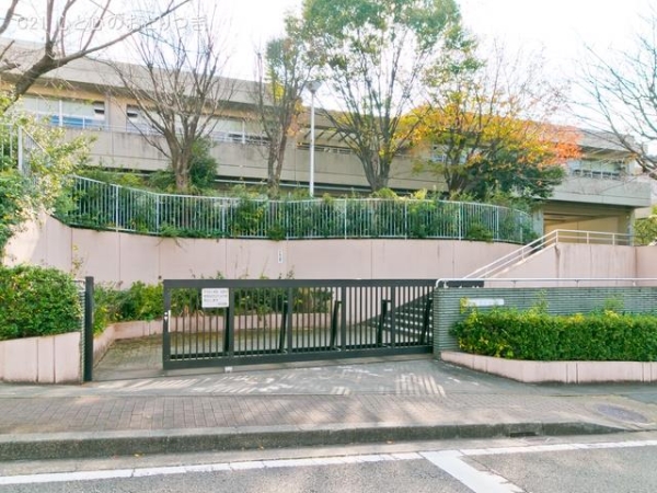 戸塚グリーンヒルC棟(横浜市立領家中学校)