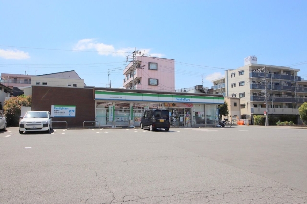 ドレッセ中央林間ディライトコート(ファミリーマートサンズ中央林間四丁目店)