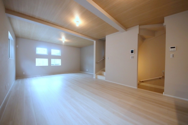 座間市ひばりが丘1丁目　新築分譲住宅　2号棟