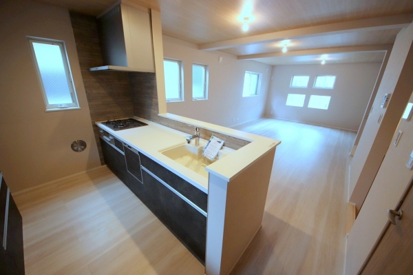 座間市ひばりが丘1丁目　新築分譲住宅　2号棟