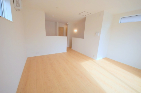 大和市西鶴間2丁目　新築戸建　全2棟　1号棟