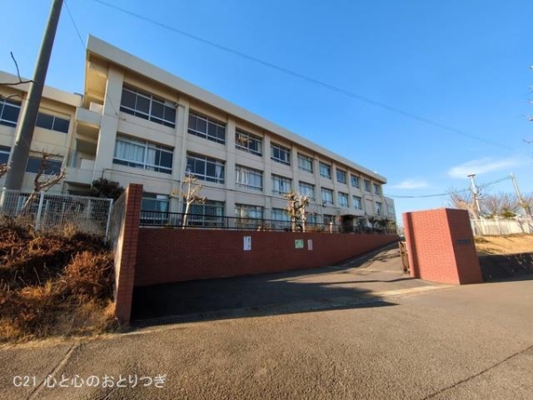藤沢市遠藤の土地(藤沢市立滝の沢小学校)
