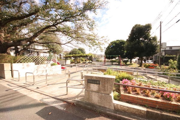 横浜市泉区上飯田町　新築戸建(日向山公園)