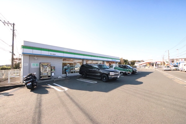 横浜市泉区上飯田町　新築戸建　全２棟　1号棟(ファミリーマート横浜上飯田店)