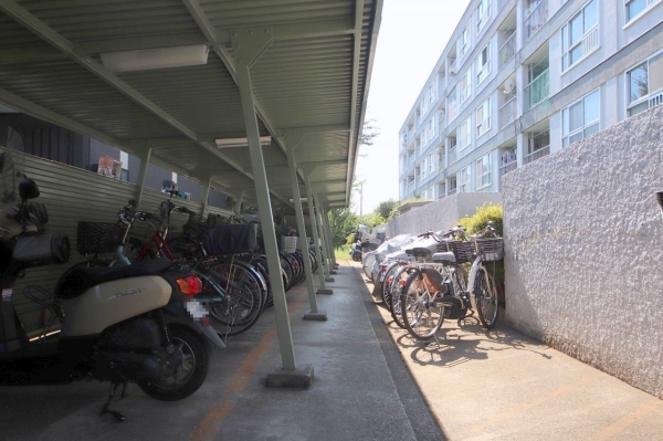東林間コーポラスＡ棟